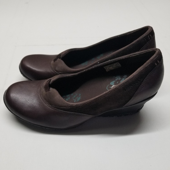 Merrell Shoes - Merrell Vibram shoes Women's size‎ 7